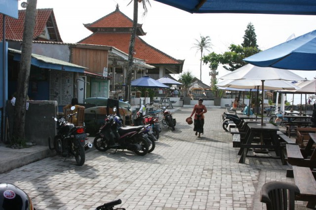 Surf spot Echo beach Canggu